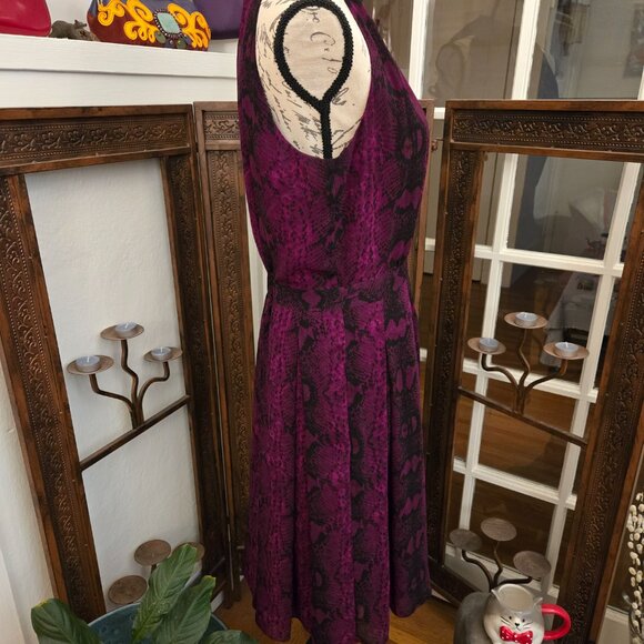 WHBM Sleeveless Pleated Halter Midi Dress, Sz 10 - Picture 5 of 15